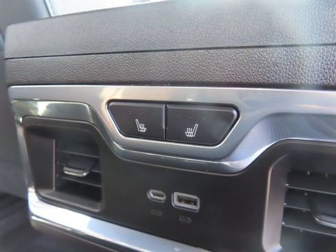 Certified 2026 Chevrolet Silverado 1500 High Country w/ Technology Package AWD/4WD image 47
