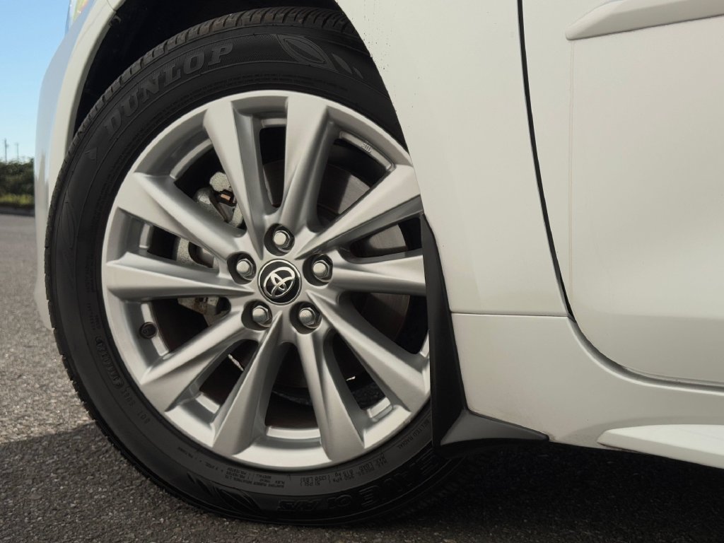 Certified 2025 Toyota Corolla SE w/ SE Package FWD image 22