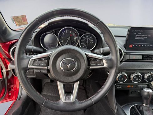 Used 2019 MAZDA MX-5 Miata RF Grand Touring image 16