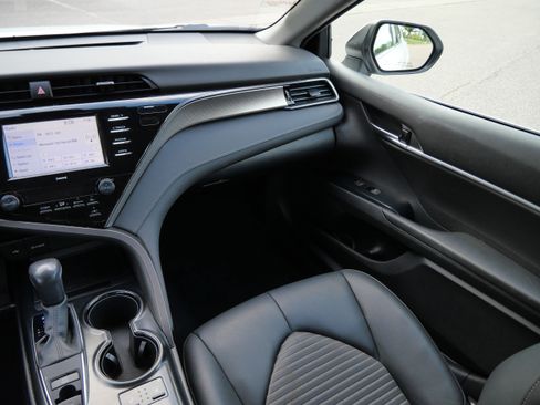 Certified 2020 Toyota Camry SE w/ Cold Weather Package AWD/4WD image 12