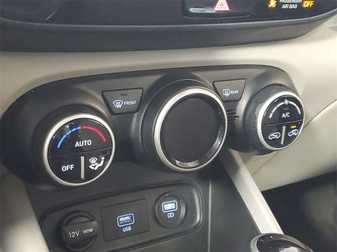 Used 2020 Hyundai Venue SEL w/ Convenience Package image 20