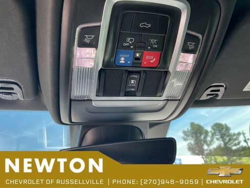 Used 2022 RAM 1500 Laramie AWD/4WD image 18