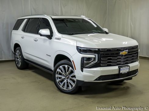 Used 2025 Chevrolet Tahoe High Country AWD/4WD image 2