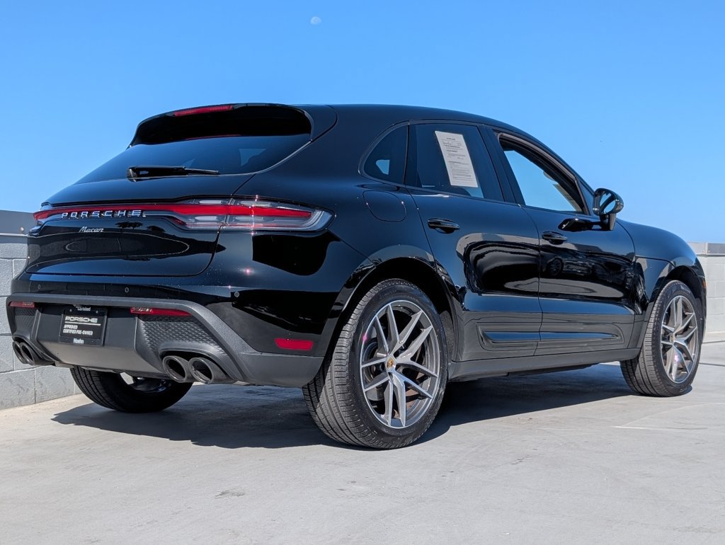 Certified 2025 Porsche Macan AWD/4WD image 23
