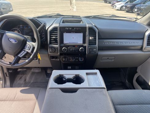 Used 2019 Ford F350 XLT w/ XLT Premium Package AWD/4WD image 17