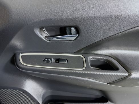 Used 2020 Nissan Versa SR image 31