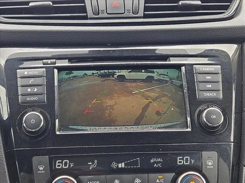 Used 2020 Nissan Rogue SV AWD/4WD image 12