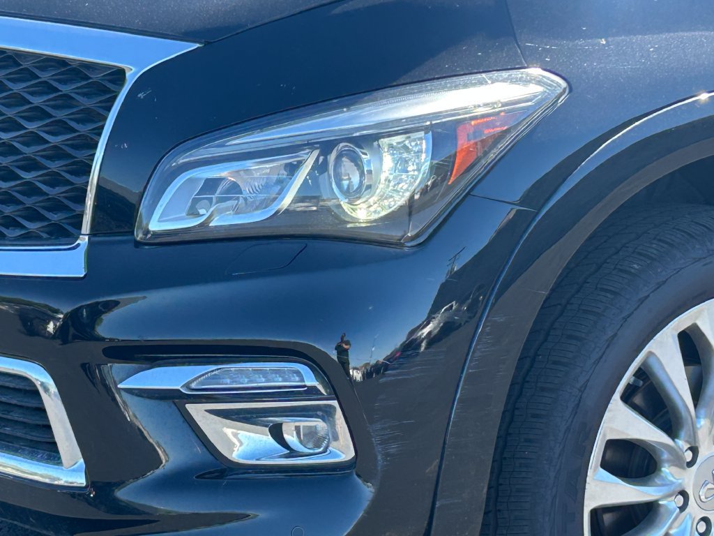 Used 2017 INFINITI QX80 4WD w/ Deluxe Technology Package image 11
