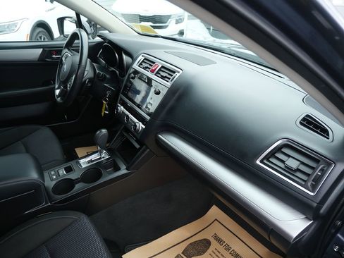 Used 2017 Subaru Outback 2.5i Premium image 30