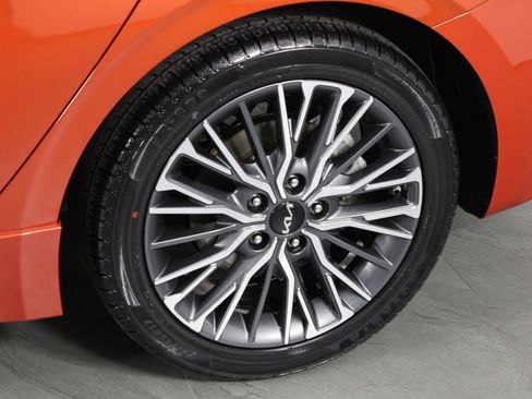 Used 2023 Kia Forte GT-Line w/ GT-Line Premium Package FWD image 12