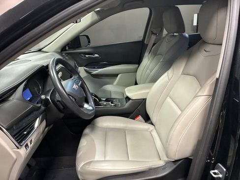 Used 2023 Cadillac XT4 Premium Luxury FWD image 9