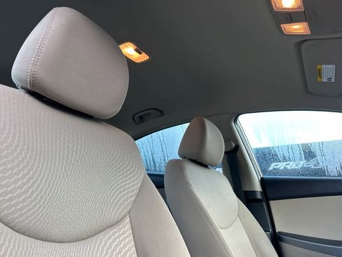 Used 2014 Hyundai Elantra SE image 17