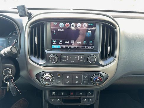 Used 2018 Chevrolet Colorado Z71 AWD/4WD image 16