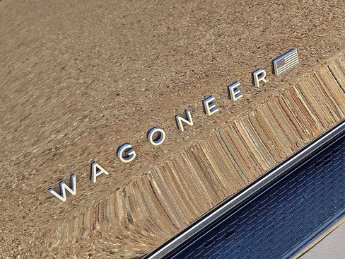 Used 2024 Jeep Wagoneer Series II w/ Flexible Seating Group AWD/4WD image 11