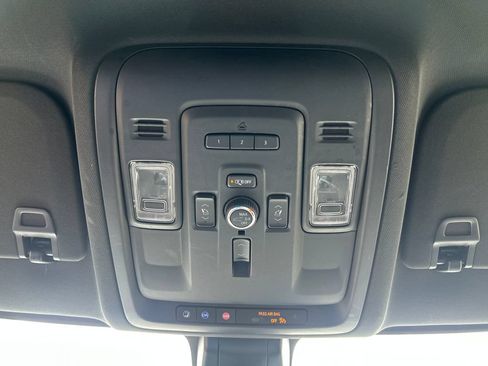 Used 2022 Chevrolet Suburban Premier RWD image 20