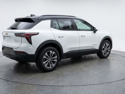 Used 2025 Chevrolet Equinox LT image 9