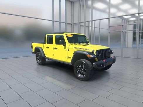 Used 2023 Jeep Gladiator Rubicon w/ Cold Weather Group AWD/4WD image 2