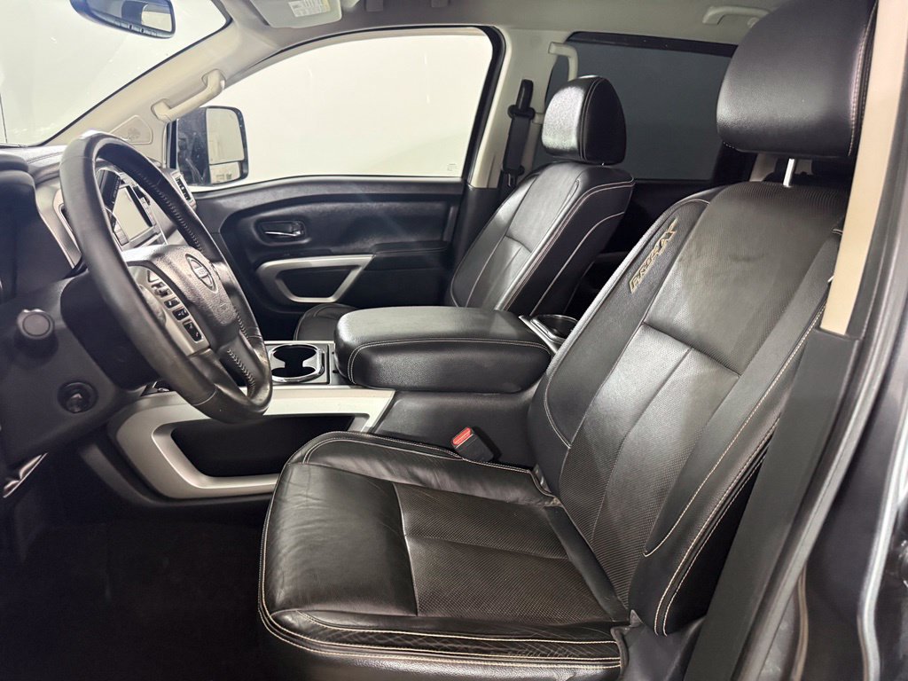 Used 2019 Nissan Titan PRO-4X w/ Pro-4x Convenience Package AWD/4WD image 9