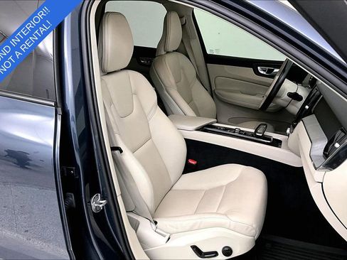 Certified 2024 Volvo XC60 B5 Plus w/ Protection Package Premier AWD/4WD image 11