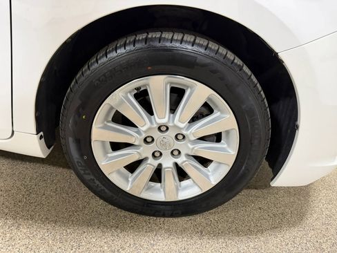 Used 2015 Toyota Sienna LE AWD/4WD image 73