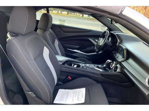 Used 2018 Chevrolet Camaro LT image 8