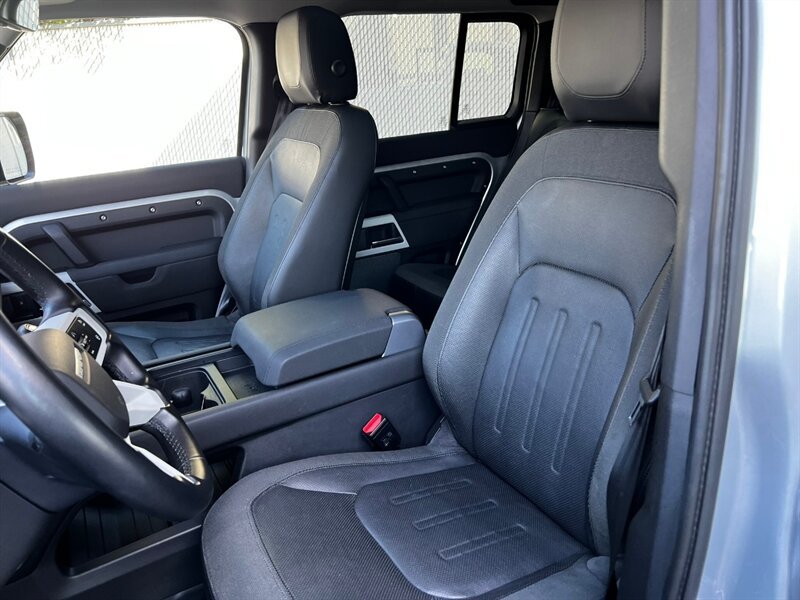 Used 2020 Land Rover Defender 110 First Edition AWD/4WD image 18