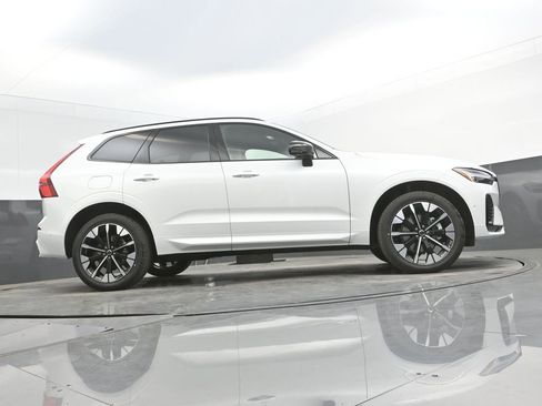 New 2026 Volvo XC60 B5 Plus w/ Protection Package Premier AWD/4WD image 35
