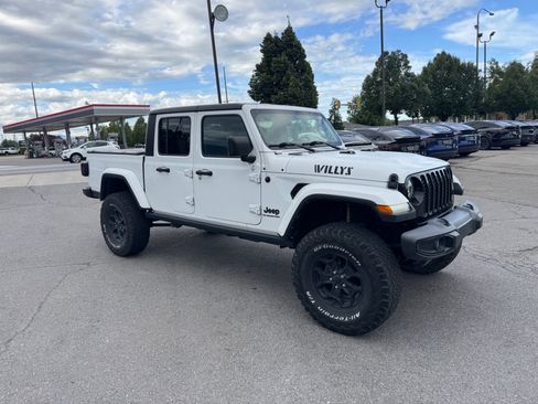 Used 2022 Jeep Gladiator Sport AWD/4WD image 7