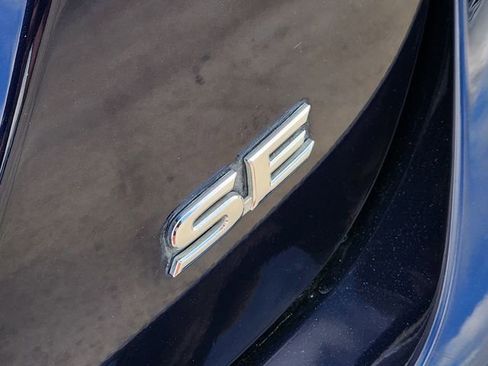 Used 2022 Toyota Camry SE image 9