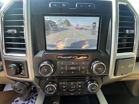 Used 2017 Ford F150 Lariat w/ Equipment Group 501A Mid image 8