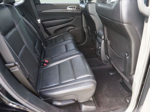 Used 2017 Jeep Grand Cherokee Limited w/ Luxury Group II AWD/4WD image 16