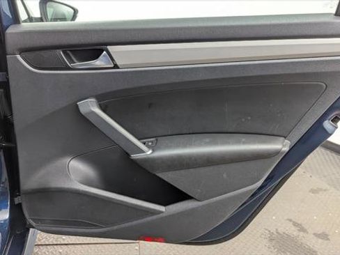 Used 2022 Volkswagen Passat 2.0T SE image 19