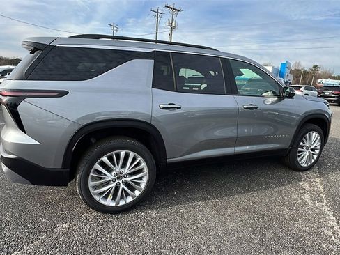 New 2026 Chevrolet Traverse LT w/ Driver Confidence Package image 5
