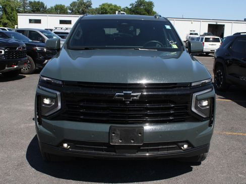 Used 2025 Chevrolet Tahoe RST w/ Comfort Package AWD/4WD image 2