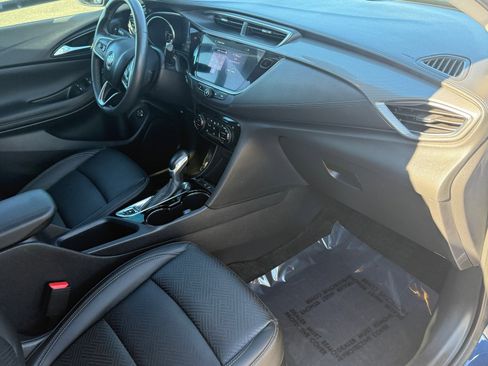 Used 2022 Buick Encore GX Essence image 11