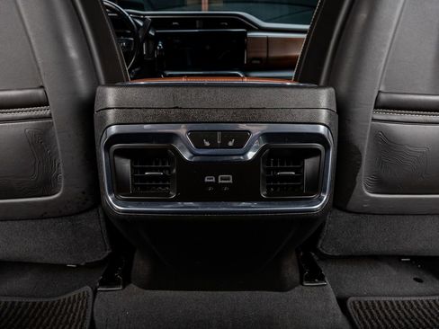 Used 2024 GMC Sierra 2500 Denali Ultimate image 32