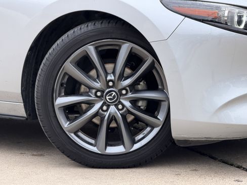 Used 2019 MAZDA MAZDA3 Hatchback FWD image 3