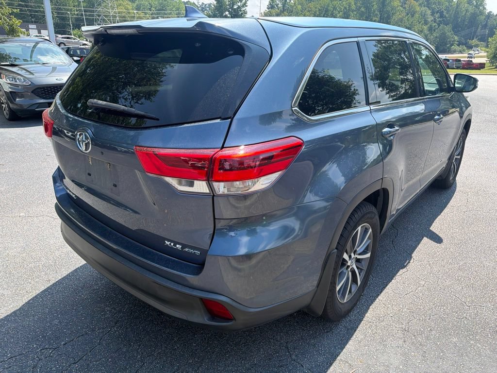 Used 2018 Toyota Highlander XLE AWD/4WD image 5