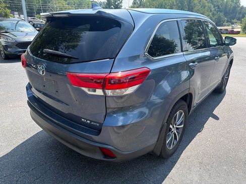 Used 2018 Toyota Highlander XLE AWD/4WD image 5