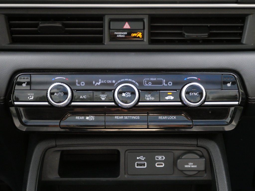 Used 2024 Honda Pilot Touring image 17