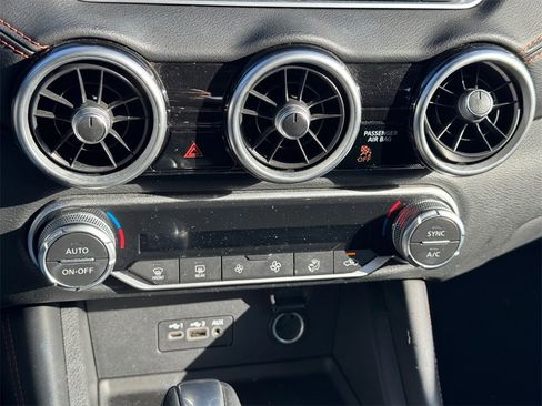 Used 2021 Nissan Sentra SR w/ Electronics Package image 18