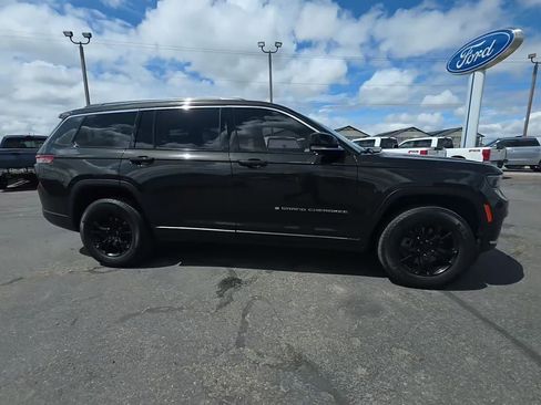 Used 2022 Jeep Grand Cherokee L Limited AWD/4WD image 3