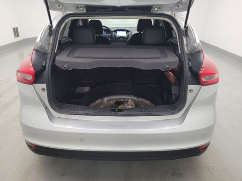 Used 2016 Ford Focus Titanium w/ Titanium Technology Package FWD image 29