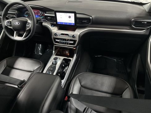 Used 2024 Ford Explorer XLT w/ Equipment Group 202A image 12