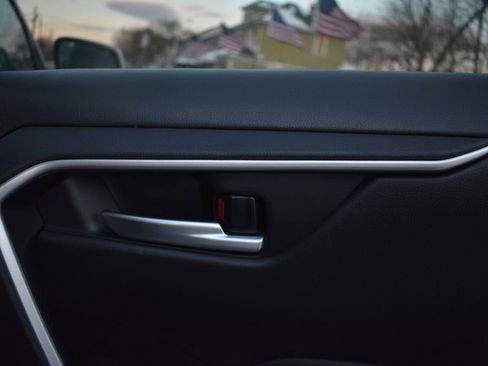 Used 2025 Toyota RAV4 XLE image 22