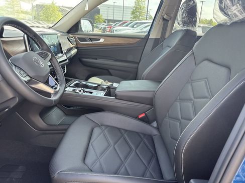 New 2025 Volkswagen Atlas SE image 10