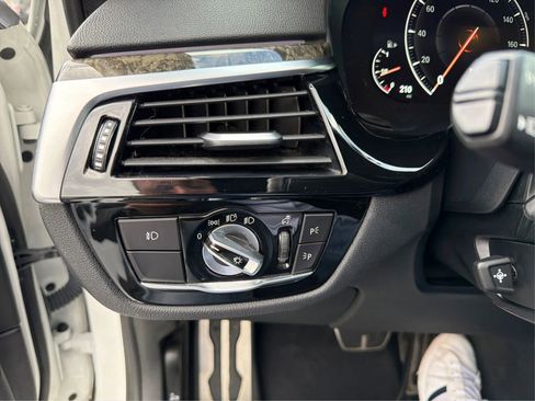 Used 2019 BMW 540i w/ M Sport Package image 18