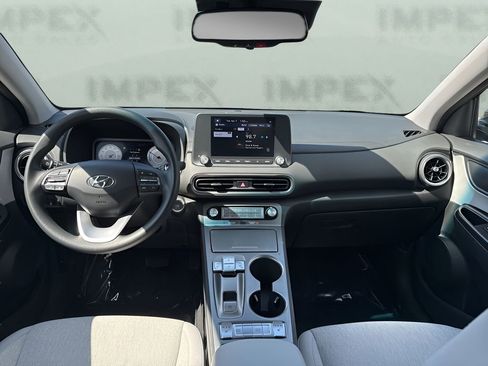 Used 2023 Hyundai Kona SE image 12