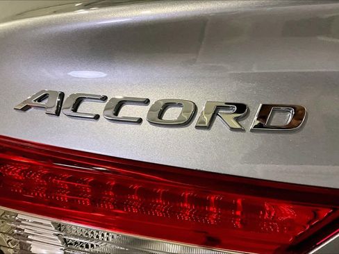 Used 2019 Honda Accord LX image 10