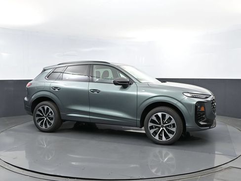 New 2026 Audi Q3 quattro 2.0T AWD/4WD image 3